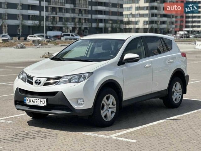 Белый Тойота РАВ 4, объемом двигателя 2 л и пробегом 123 тыс. км за 16900 $, фото 2 на Automoto.ua