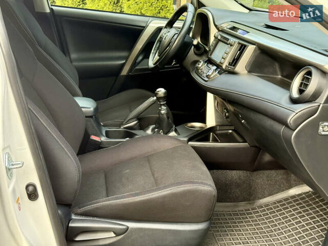 Белый Тойота РАВ 4, объемом двигателя 2 л и пробегом 216 тыс. км за 14999 $, фото 25 на Automoto.ua