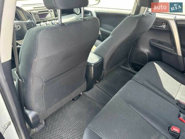Белый Тойота РАВ 4, объемом двигателя 2 л и пробегом 123 тыс. км за 16900 $, фото 13 на Automoto.ua