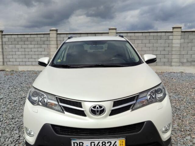 Білий Тойота РАВ 4, об'ємом двигуна 2.5 л та пробігом 250 тис. км за 16200 $, фото 2 на Automoto.ua