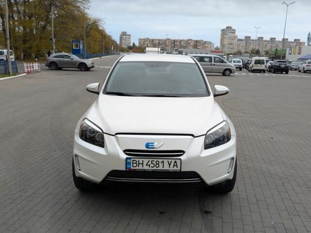 Белый Тойота РАВ 4, объемом двигателя 0 л и пробегом 130 тыс. км за 313 $, фото 1 на Automoto.ua