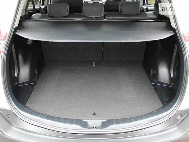 Белый Тойота РАВ 4, объемом двигателя 2.2 л и пробегом 141 тыс. км за 17000 $, фото 19 на Automoto.ua