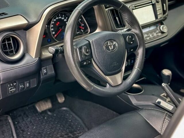 Білий Тойота РАВ 4, об'ємом двигуна 2.5 л та пробігом 138 тис. км за 17300 $, фото 12 на Automoto.ua