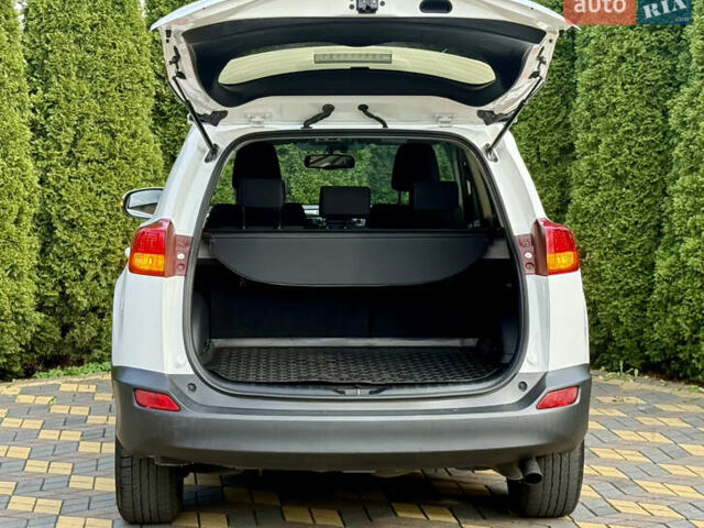 Белый Тойота РАВ 4, объемом двигателя 2 л и пробегом 216 тыс. км за 14999 $, фото 10 на Automoto.ua