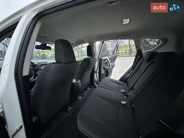 Белый Тойота РАВ 4, объемом двигателя 2.23 л и пробегом 150 тыс. км за 16500 $, фото 33 на Automoto.ua