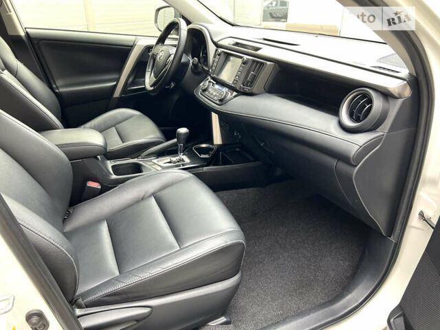 Белый Тойота РАВ 4, объемом двигателя 2.49 л и пробегом 130 тыс. км за 18000 $, фото 40 на Automoto.ua