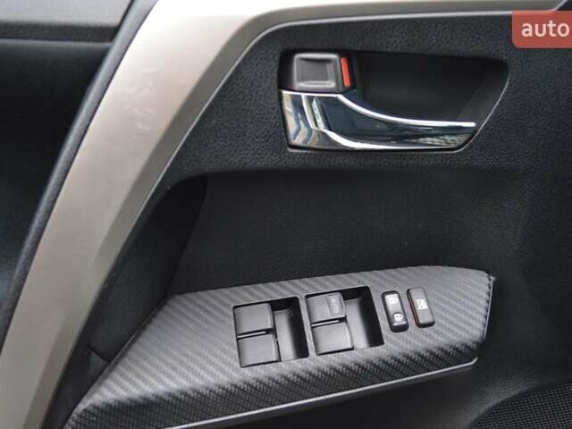 Белый Тойота РАВ 4, объемом двигателя 2.49 л и пробегом 70 тыс. км за 17500 $, фото 15 на Automoto.ua