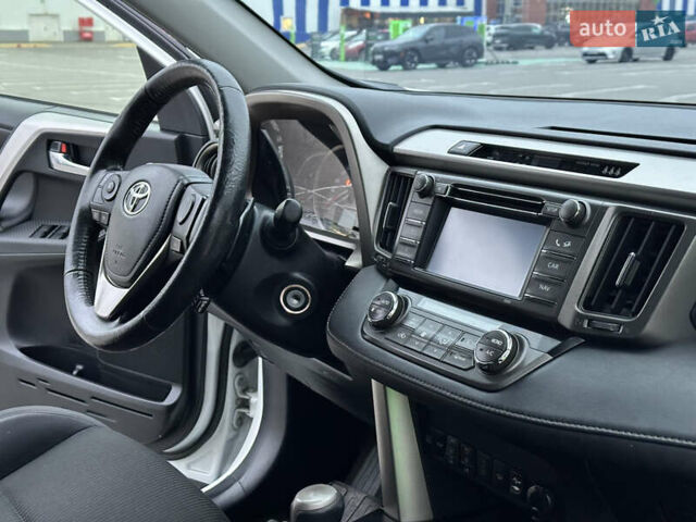 Белый Тойота РАВ 4, объемом двигателя 2.23 л и пробегом 150 тыс. км за 16500 $, фото 45 на Automoto.ua