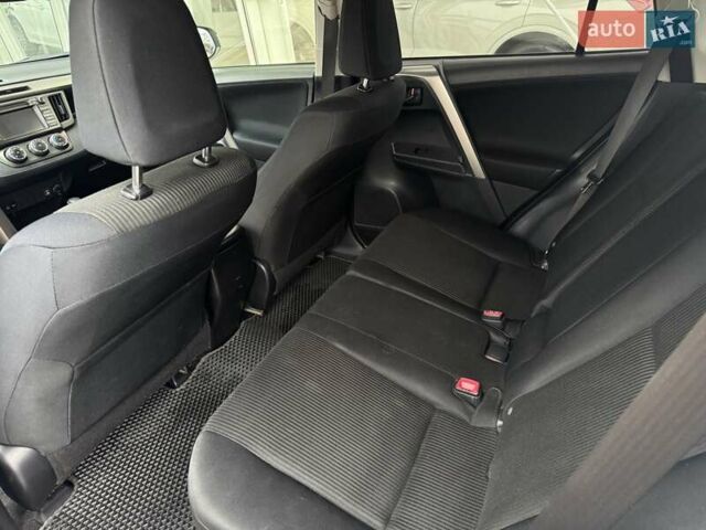 Белый Тойота РАВ 4, объемом двигателя 2.5 л и пробегом 89 тыс. км за 14990 $, фото 12 на Automoto.ua