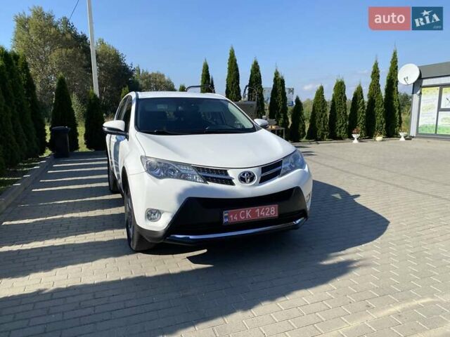 Білий Тойота РАВ 4, об'ємом двигуна 2 л та пробігом 200 тис. км за 16600 $, фото 3 на Automoto.ua