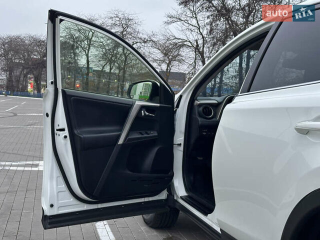 Белый Тойота РАВ 4, объемом двигателя 2.23 л и пробегом 150 тыс. км за 16500 $, фото 46 на Automoto.ua