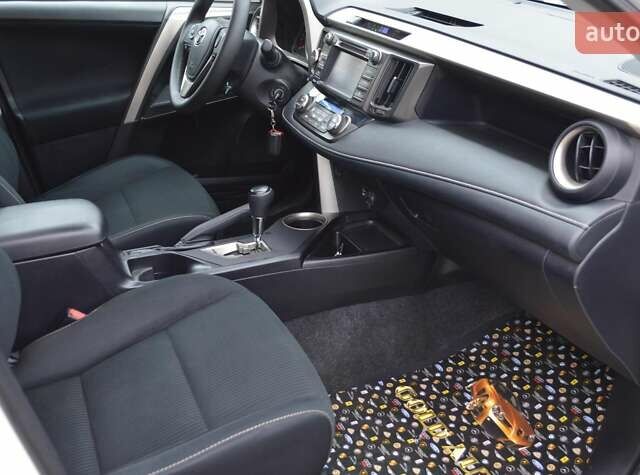 Белый Тойота РАВ 4, объемом двигателя 2.49 л и пробегом 70 тыс. км за 17500 $, фото 29 на Automoto.ua