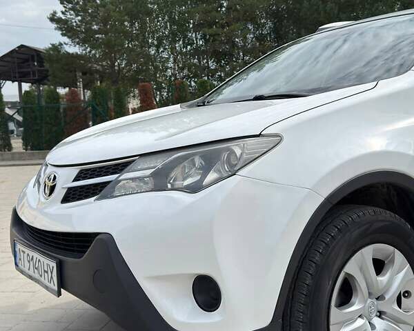 Білий Тойота РАВ 4, об'ємом двигуна 2.5 л та пробігом 165 тис. км за 16800 $, фото 2 на Automoto.ua