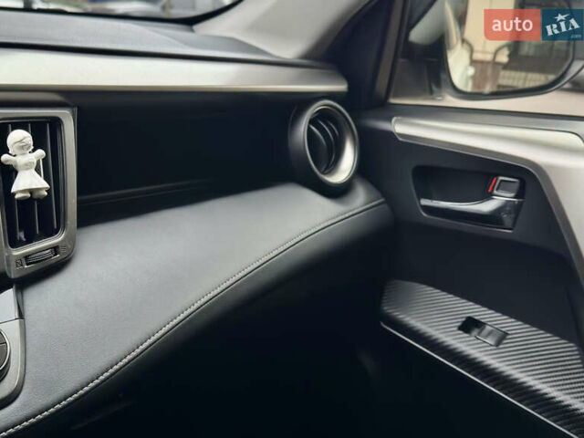 Белый Тойота РАВ 4, объемом двигателя 2.2 л и пробегом 126 тыс. км за 17999 $, фото 121 на Automoto.ua