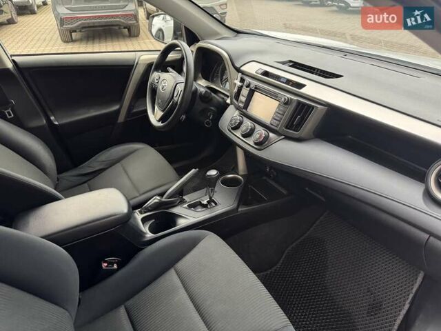 Белый Тойота РАВ 4, объемом двигателя 2.5 л и пробегом 89 тыс. км за 14990 $, фото 25 на Automoto.ua