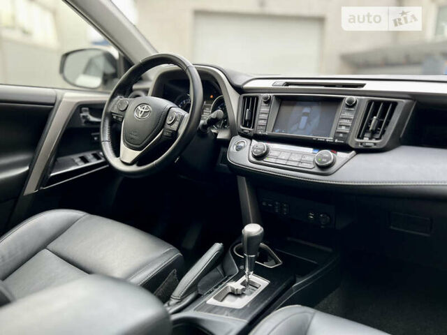 Белый Тойота РАВ 4, объемом двигателя 2.49 л и пробегом 130 тыс. км за 18000 $, фото 38 на Automoto.ua