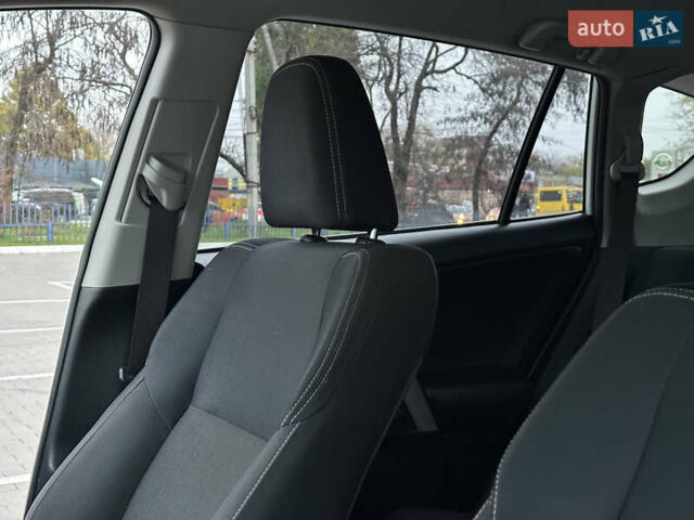 Белый Тойота РАВ 4, объемом двигателя 2.23 л и пробегом 150 тыс. км за 16500 $, фото 50 на Automoto.ua