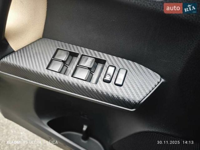 Белый Тойота РАВ 4, объемом двигателя 2.5 л и пробегом 165 тыс. км за 16500 $, фото 11 на Automoto.ua