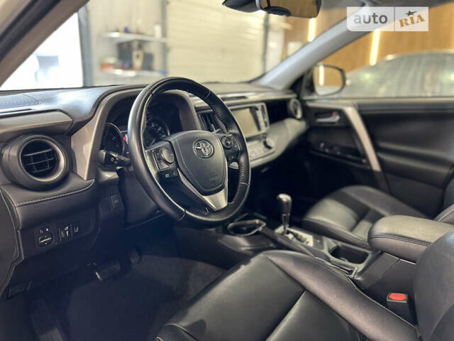Белый Тойота РАВ 4, объемом двигателя 2.49 л и пробегом 130 тыс. км за 18000 $, фото 19 на Automoto.ua