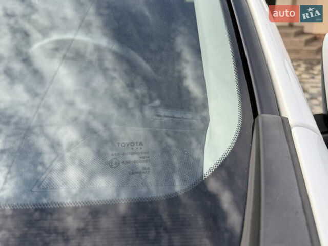 Белый Тойота РАВ 4, объемом двигателя 2.23 л и пробегом 123 тыс. км за 18300 $, фото 24 на Automoto.ua