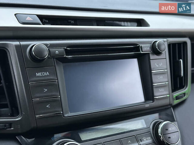 Белый Тойота РАВ 4, объемом двигателя 2.23 л и пробегом 150 тыс. км за 16500 $, фото 61 на Automoto.ua