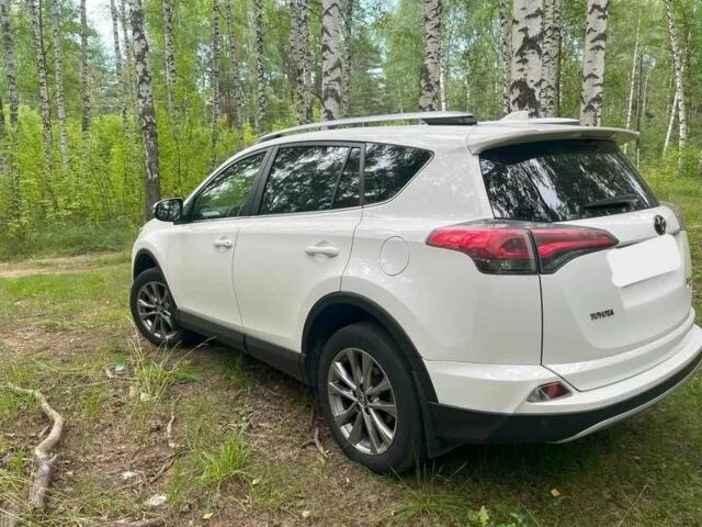 Білий Тойота РАВ 4, об'ємом двигуна 2.5 л та пробігом 137 тис. км за 14500 $, фото 4 на Automoto.ua
