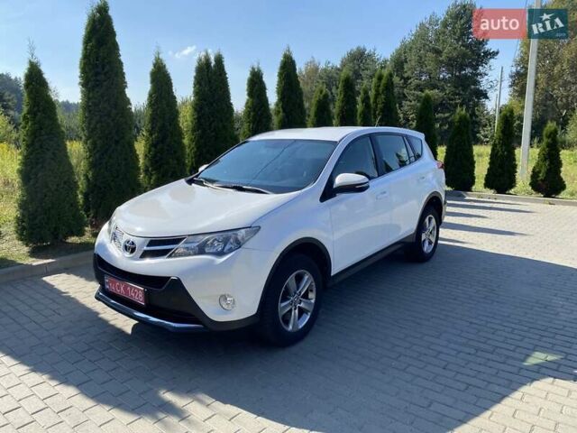 Білий Тойота РАВ 4, об'ємом двигуна 2 л та пробігом 200 тис. км за 16600 $, фото 4 на Automoto.ua