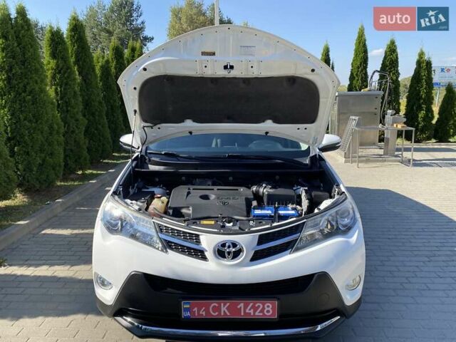Білий Тойота РАВ 4, об'ємом двигуна 2 л та пробігом 200 тис. км за 16600 $, фото 40 на Automoto.ua