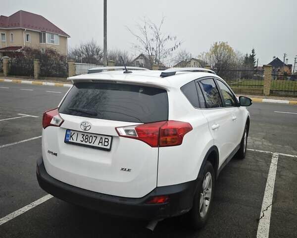 Белый Тойота РАВ 4, объемом двигателя 2.5 л и пробегом 165 тыс. км за 16500 $, фото 2 на Automoto.ua