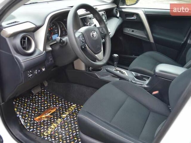 Белый Тойота РАВ 4, объемом двигателя 2.49 л и пробегом 70 тыс. км за 17500 $, фото 14 на Automoto.ua