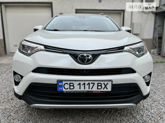 Белый Тойота РАВ 4, объемом двигателя 2.49 л и пробегом 130 тыс. км за 18000 $, фото 4 на Automoto.ua