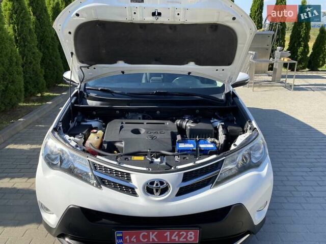 Білий Тойота РАВ 4, об'ємом двигуна 2 л та пробігом 200 тис. км за 16600 $, фото 41 на Automoto.ua