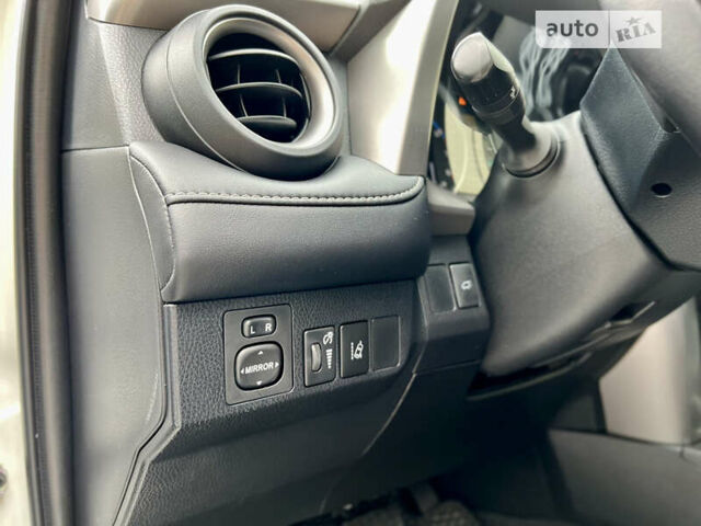 Белый Тойота РАВ 4, объемом двигателя 2.49 л и пробегом 130 тыс. км за 18000 $, фото 23 на Automoto.ua