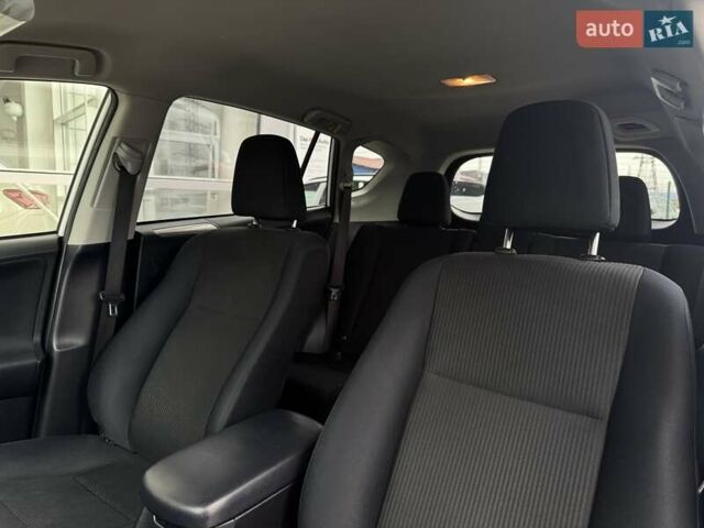 Белый Тойота РАВ 4, объемом двигателя 2.5 л и пробегом 89 тыс. км за 14990 $, фото 14 на Automoto.ua