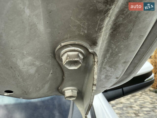 Белый Тойота РАВ 4, объемом двигателя 2.23 л и пробегом 123 тыс. км за 18300 $, фото 31 на Automoto.ua