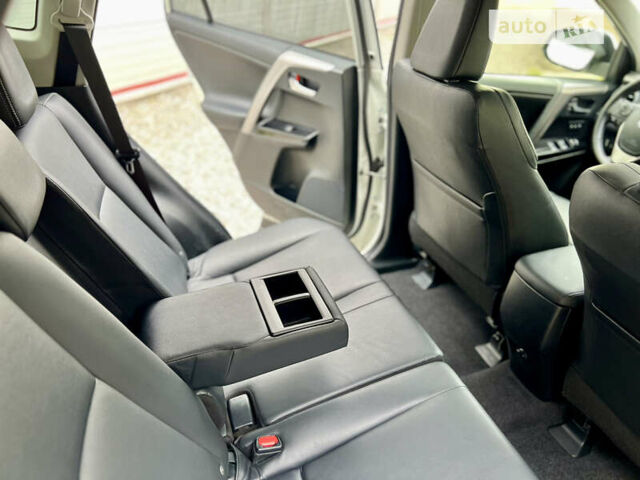 Белый Тойота РАВ 4, объемом двигателя 2.49 л и пробегом 130 тыс. км за 18000 $, фото 37 на Automoto.ua