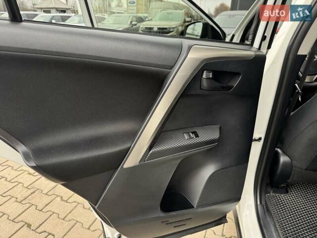 Белый Тойота РАВ 4, объемом двигателя 2.5 л и пробегом 89 тыс. км за 14990 $, фото 13 на Automoto.ua