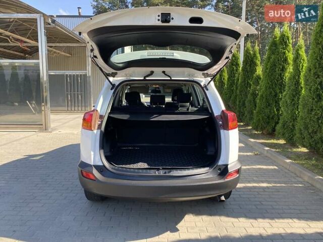 Білий Тойота РАВ 4, об'ємом двигуна 2 л та пробігом 200 тис. км за 16600 $, фото 36 на Automoto.ua