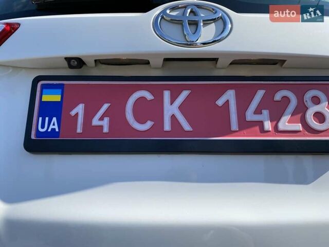 Білий Тойота РАВ 4, об'ємом двигуна 2 л та пробігом 200 тис. км за 16600 $, фото 37 на Automoto.ua