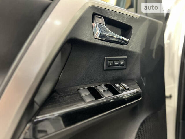 Белый Тойота РАВ 4, объемом двигателя 2.49 л и пробегом 130 тыс. км за 18000 $, фото 20 на Automoto.ua