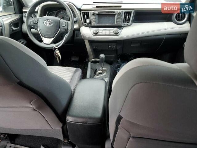 Белый Тойота РАВ 4, объемом двигателя 2.5 л и пробегом 90 тыс. км за 2800 $, фото 7 на Automoto.ua