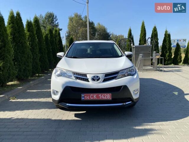 Білий Тойота РАВ 4, об'ємом двигуна 2 л та пробігом 200 тис. км за 16600 $, фото 2 на Automoto.ua