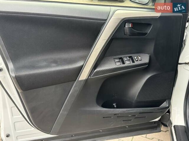 Белый Тойота РАВ 4, объемом двигателя 2.5 л и пробегом 89 тыс. км за 14990 $, фото 9 на Automoto.ua