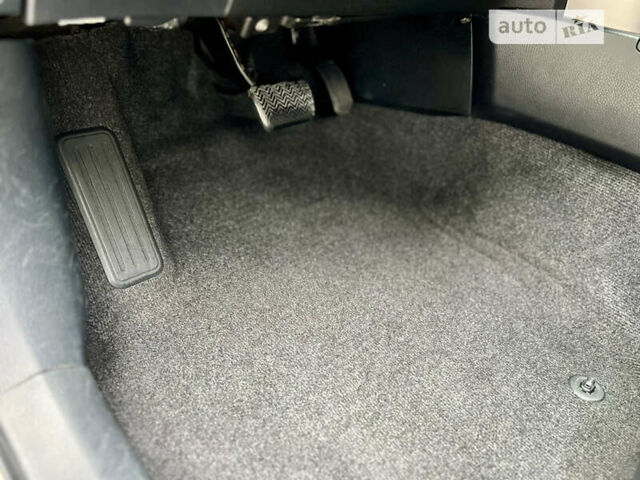 Белый Тойота РАВ 4, объемом двигателя 2.49 л и пробегом 130 тыс. км за 18000 $, фото 24 на Automoto.ua