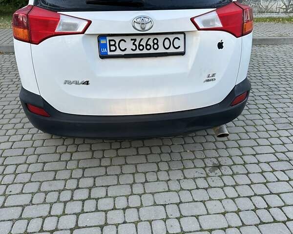 Тойота РАВ 4 2015 у Первомайськ на Automoto.ua Білий Тойота РАВ 4, об'ємом двигуна 2.49 л та пробігом 160 тис. км за 15500 $, фото 1 на Automoto.ua