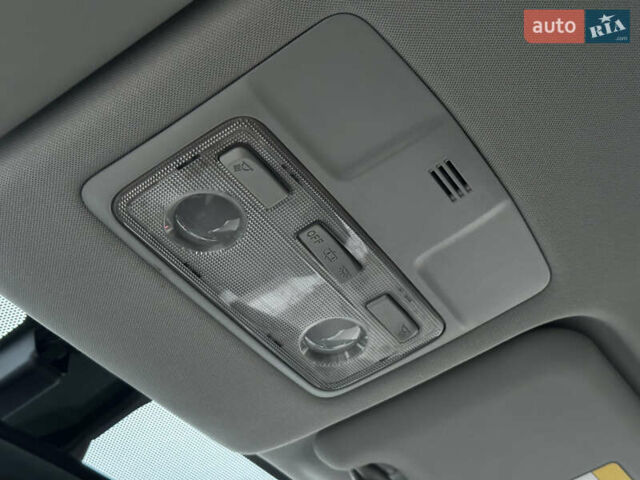 Белый Тойота РАВ 4, объемом двигателя 2.23 л и пробегом 150 тыс. км за 16500 $, фото 64 на Automoto.ua