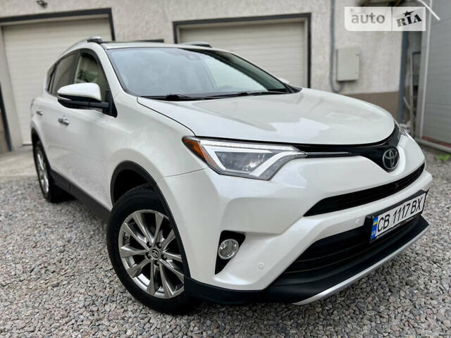 Белый Тойота РАВ 4, объемом двигателя 2.49 л и пробегом 130 тыс. км за 18000 $, фото 5 на Automoto.ua