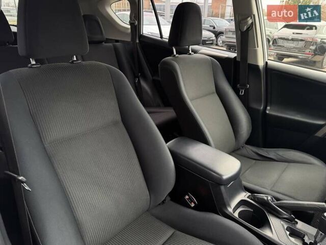 Белый Тойота РАВ 4, объемом двигателя 2.5 л и пробегом 89 тыс. км за 14990 $, фото 24 на Automoto.ua