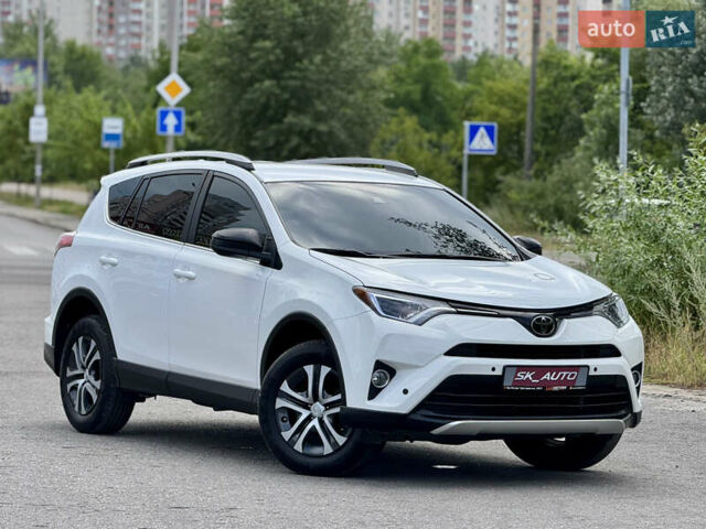 Тойота РАВ 4 2016 у Києві на Automoto.ua Білий Тойота РАВ 4, об'ємом двигуна 2.49 л та пробігом 173 тис. км за 17200 $, фото 68 на Automoto.ua