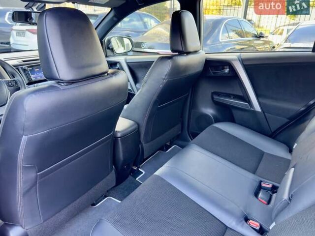 Тойота РАВ 4 2016 в Киеве на Automoto.ua Белый Тойота РАВ 4, объемом двигателя 2.5 л и пробегом 165 тыс. км за 22200 $, фото 15 на Automoto.ua